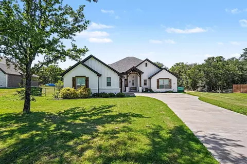 1120 Horizon Trace Dr, Azle, TX 76020