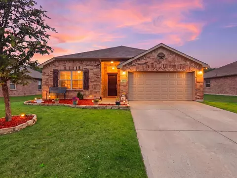 358 Highmeadow Dr, Aubrey, TX 76227