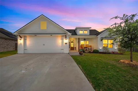 330 Daisy Ln, Robinson, TX 76706