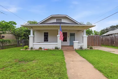 206 S Pendell Ave, Cleburne, TX 76033