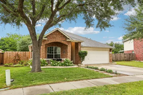 1013 Warbler, Aubrey, TX 76227