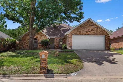 3918 Winston Dr, Denton, TX 76210