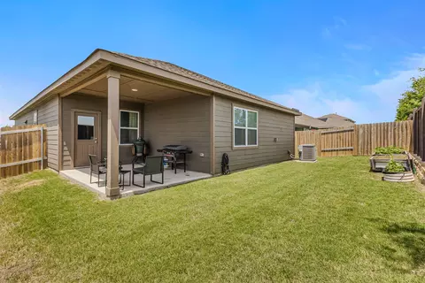 1916 Pondera St, Ponder, TX 76259