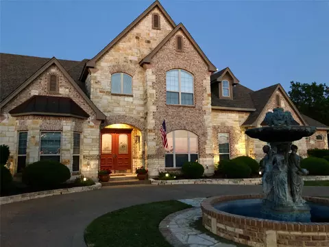 2930 Falcon Way, Midlothian, TX 76065