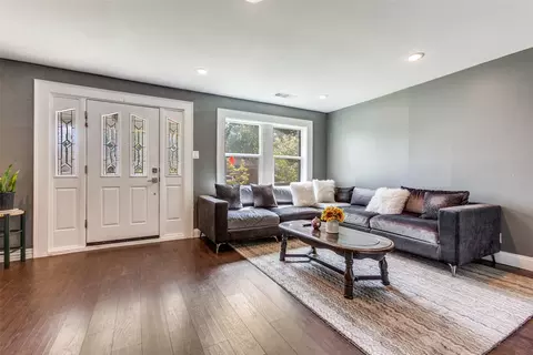 303 N Cottonwood Dr, Richardson, TX 75080