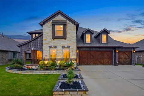 1802 Roundtree Rd, Forney, TX 75126