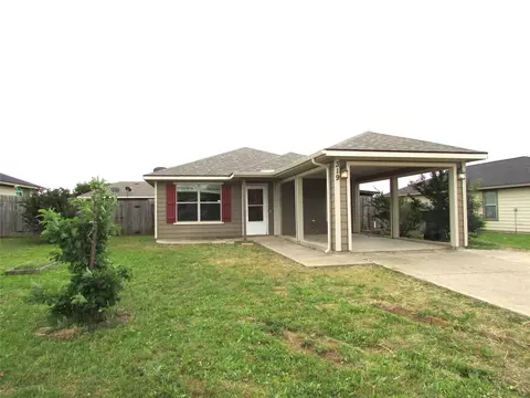 319 Candlewood Cir, Gainesville, TX 76240
