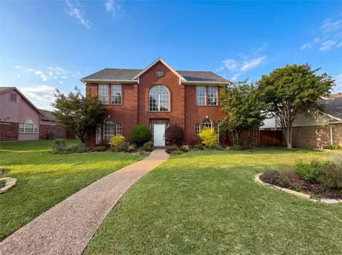 1213 Cardigan St, Garland, TX 75040