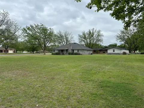 Exterior - 101 Player, Comanche, TX 76442 photo 3 of 4
