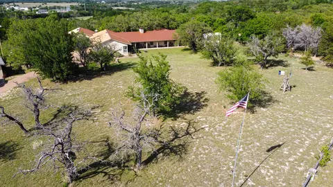 502 N Brown St, Hamilton, TX 76531