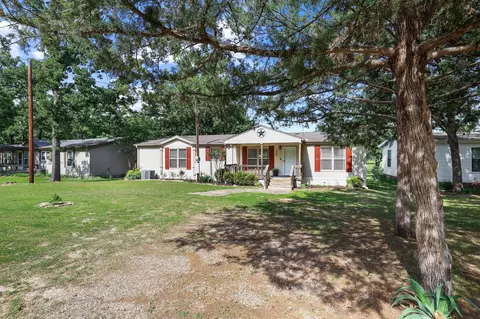 7406 Lakeview Dr, Bonham, TX 75418