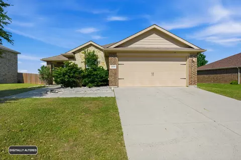 1413 N Houston St, Royse City, TX 75189