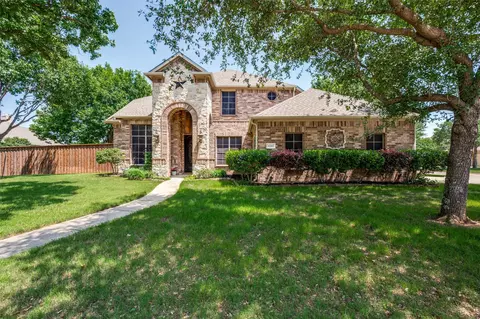 1212 Diamond Leaf Dr, Corinth, TX 76208