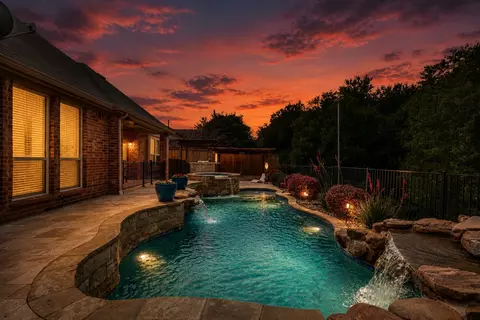 5036 Kestrel Dr, Mesquite, TX 75181
