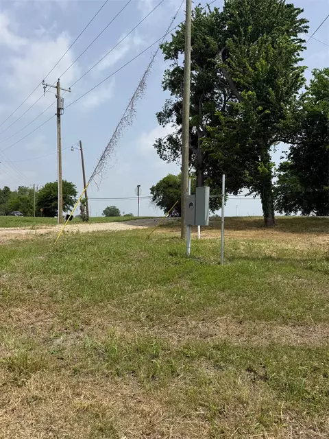 430 N Dallas St, Palmer, TX 75152
