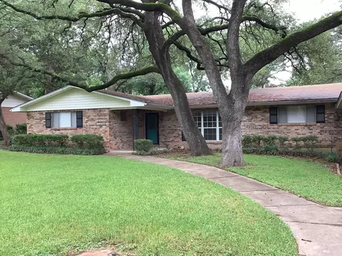 Exterior - 4700 Scottwood St, Waco, TX 76708 photo 2 of 5