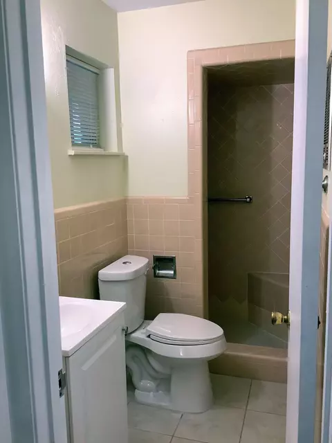 Bath - 4700 Scottwood St, Waco, TX 76708 photo 2 of 2