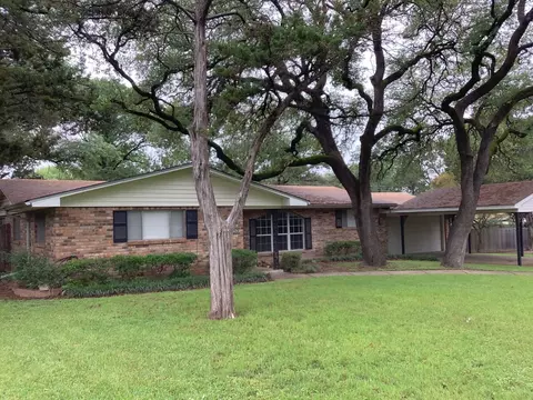 Exterior - 4700 Scottwood St, Waco, TX 76708 photo 3 of 5