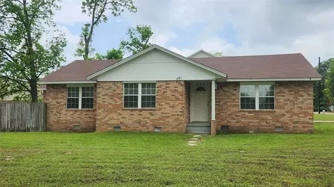 205 N Hubbard, Omaha, TX 75571