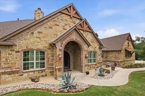 6751 Robinson Canyon Rd, Aubrey, TX 76227