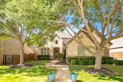 7913 Forest View Ct, North Richland Hills, TX 76182