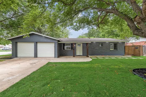 4501 Sabelle Ln, Haltom City, TX 76117