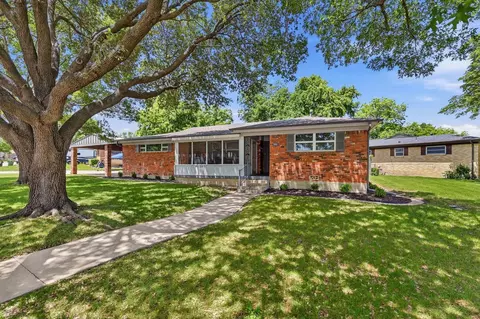 5921 Circular Dr, North Richland Hills, TX 76117