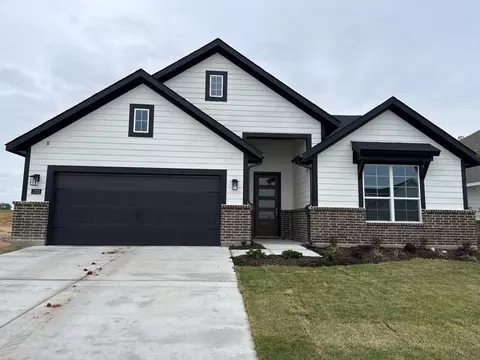 1325 Frio Dr, Springtown, TX 76082