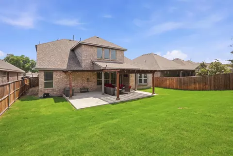 Exterior - 2025 Eagle Blvd, Haslet, TX 76052 photo 5 of 7