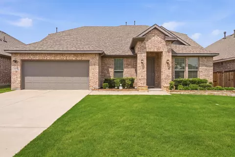 Exterior - 2025 Eagle Blvd, Haslet, TX 76052 photo 2 of 7