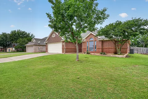 512 Westgate Dr, Aledo, TX 76008