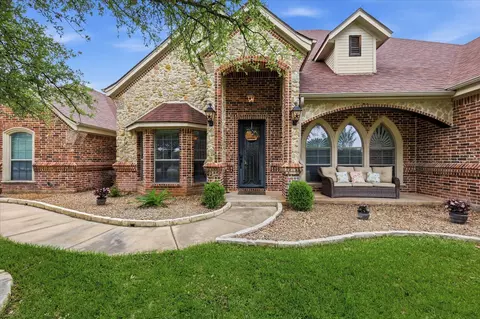 150 Blacktail Ln, Azle, TX 76020