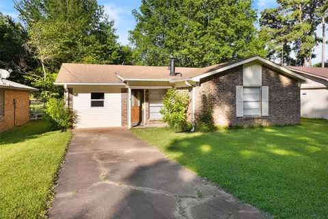 417 Carroll Ave, Wake Village, TX 75501