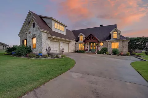 1399 Canyon Lake Rd, Wills Point, TX 75169