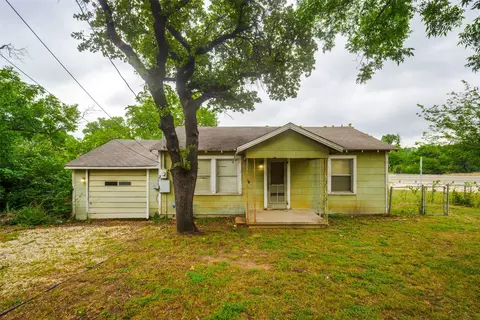 1202 Lindsey St, Denton, TX 76205