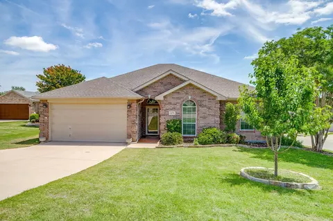 1173 Albatross Ct, Benbrook, TX 76126