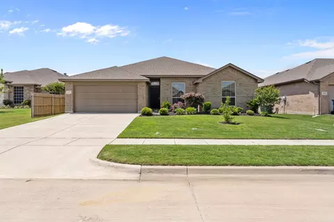 217 Angelina Ct, Azle, TX 76020