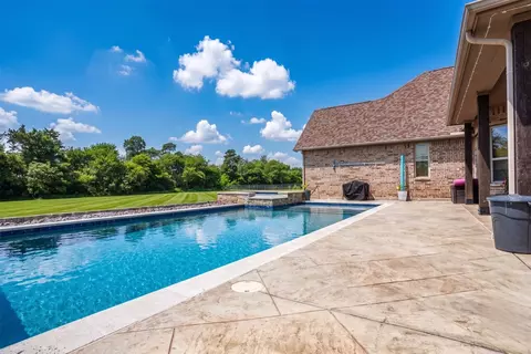 30 Laura Cir, Gunter, TX 75058
