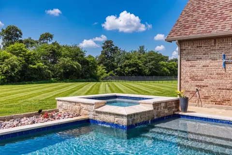 30 Laura Cir, Gunter, TX 75058