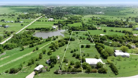9918 First St, Joshua, TX 76058