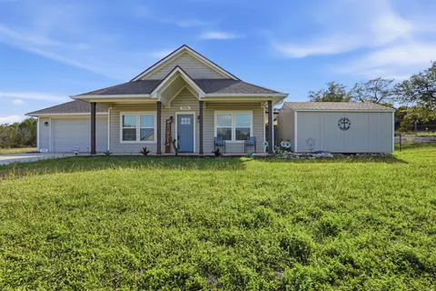 5016 Elizabeth St, Granbury, TX 76048