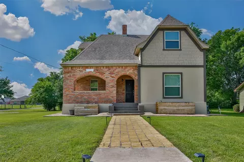 230 E Main St, Lindsay, TX 76250