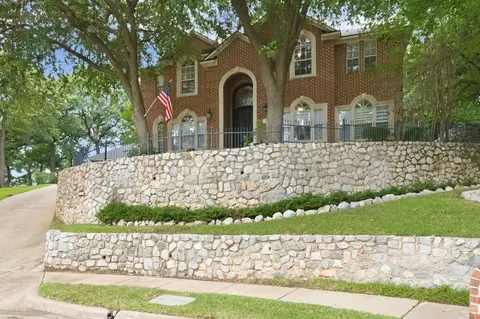 3145 Joyce Ct, Grapevine, TX 76051