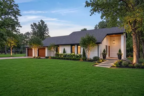 172 Colonial Dr, Mabank, TX 75156