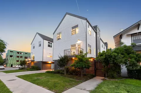 1507 N Garrett Ave #201, Dallas, TX 75206