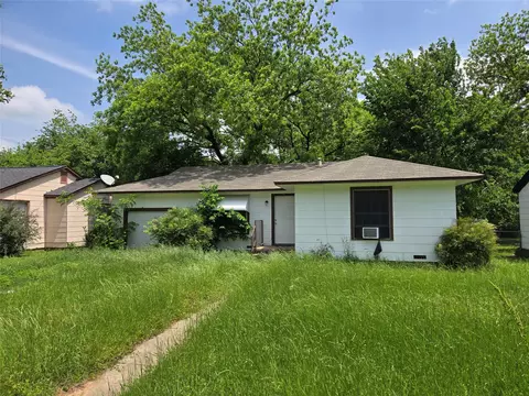 1806 N Culberson St, Gainesville, TX 76240