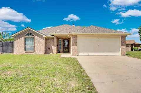 1040 Vinewood Ave, Burleson, TX 76028