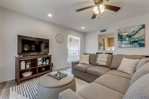 4338 Hartford St #10, Dallas, TX 75219
