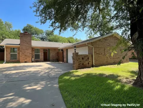 413 Oxford Dr, Sherman, TX 75092