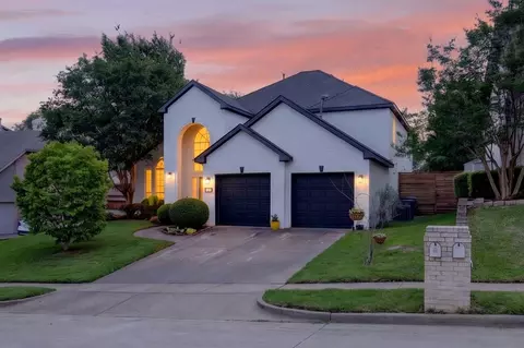 3804 Comanche Trl, Bedford, TX 76021
